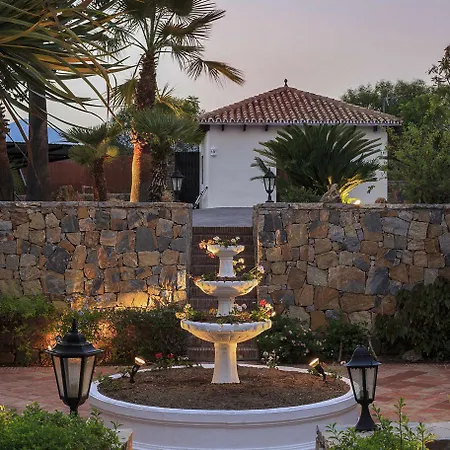 فيلة Lola إِستيبونا