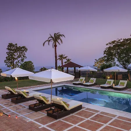 Lola Estepona